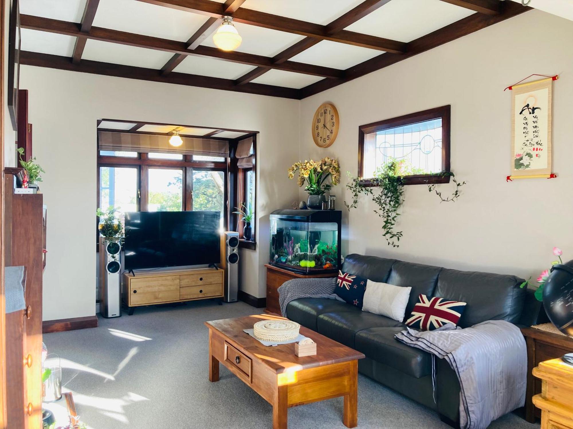 Spacious And Sunny Master Bedroom With Shared Bathrooms Auckland Exteriör bild
